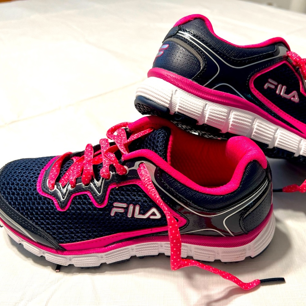FILA size 5 girls shoes. Gently used. Pink and navy blue color